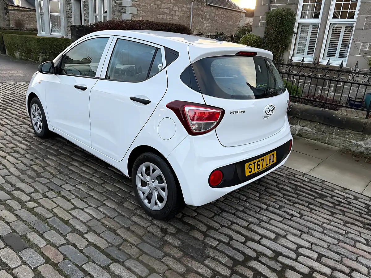 Used 2017 Hyundai i10 S Polar White - Interior and Exterior details 7