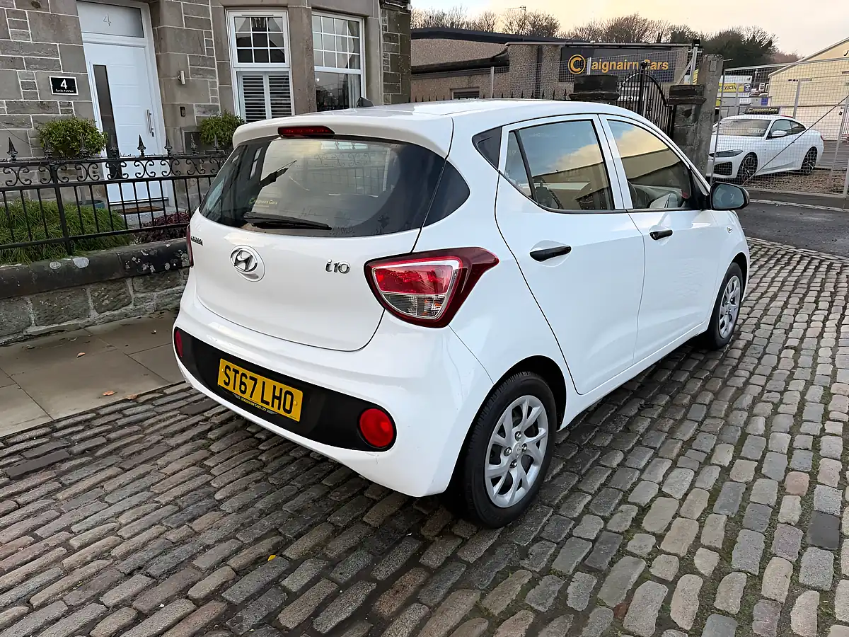 Used 2017 Hyundai i10 S Polar White - Interior and Exterior details 8