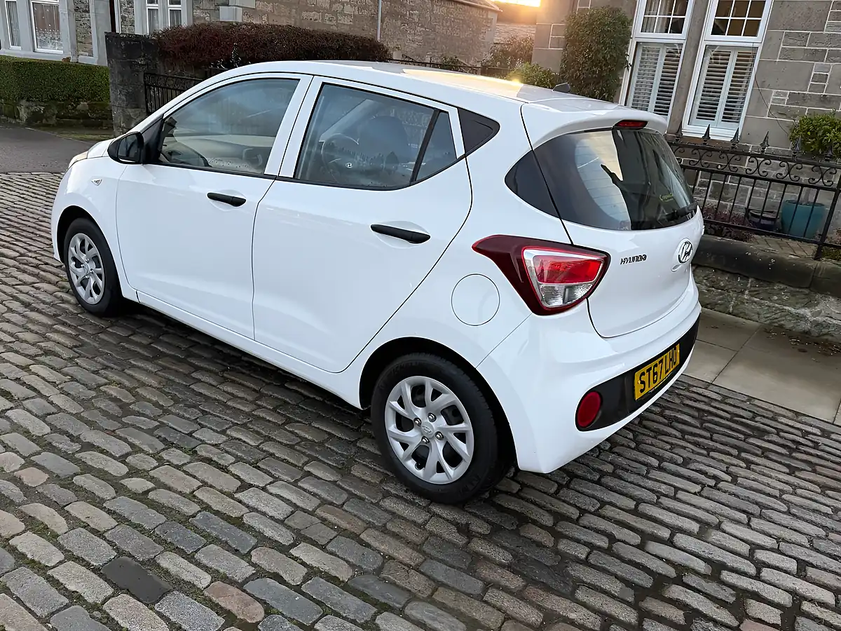 Used 2017 Hyundai i10 S Polar White - Interior and Exterior details 9