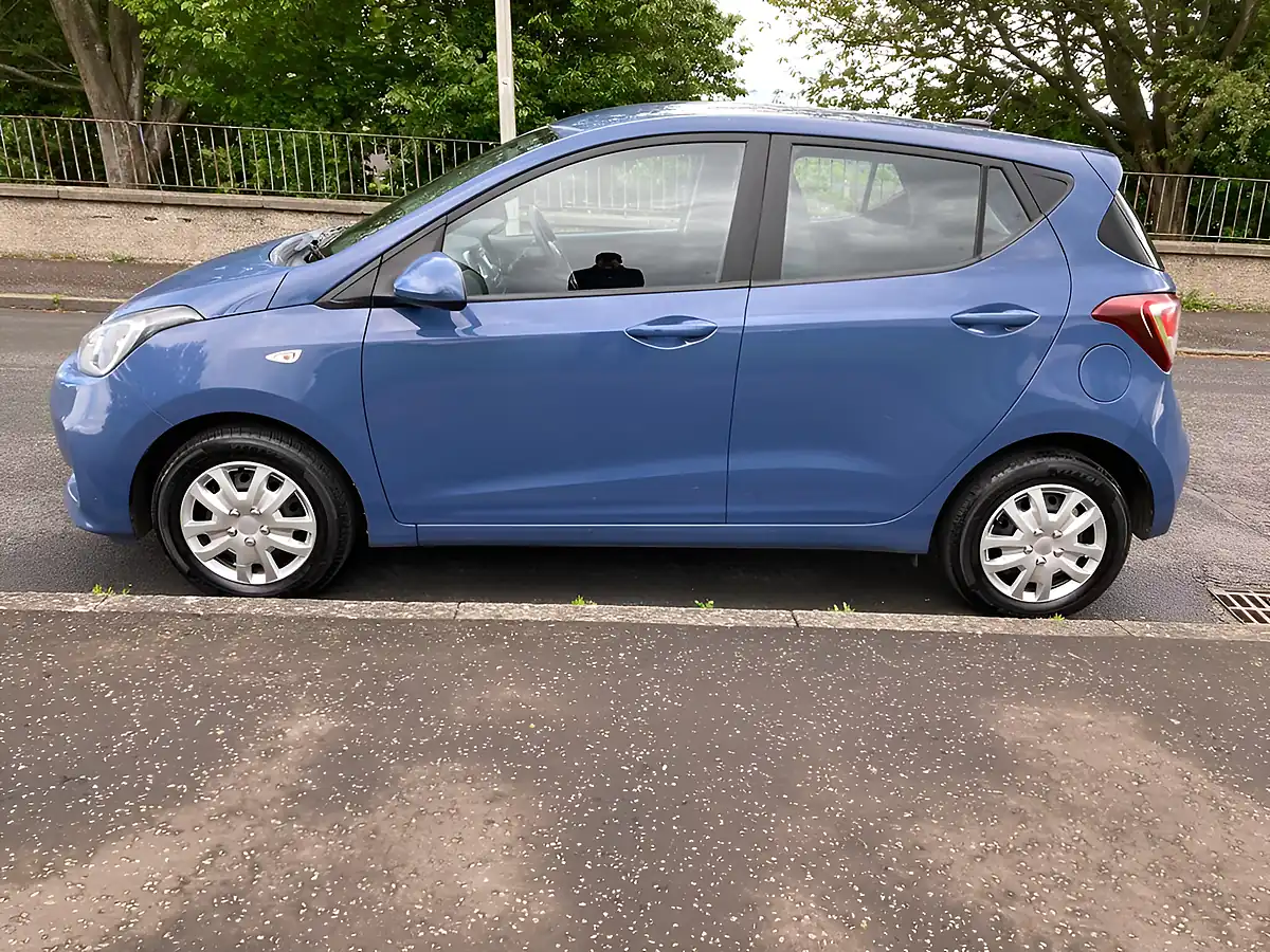 Used 2017 Hyundai i10 Se Blue - Interior and Exterior details 11
