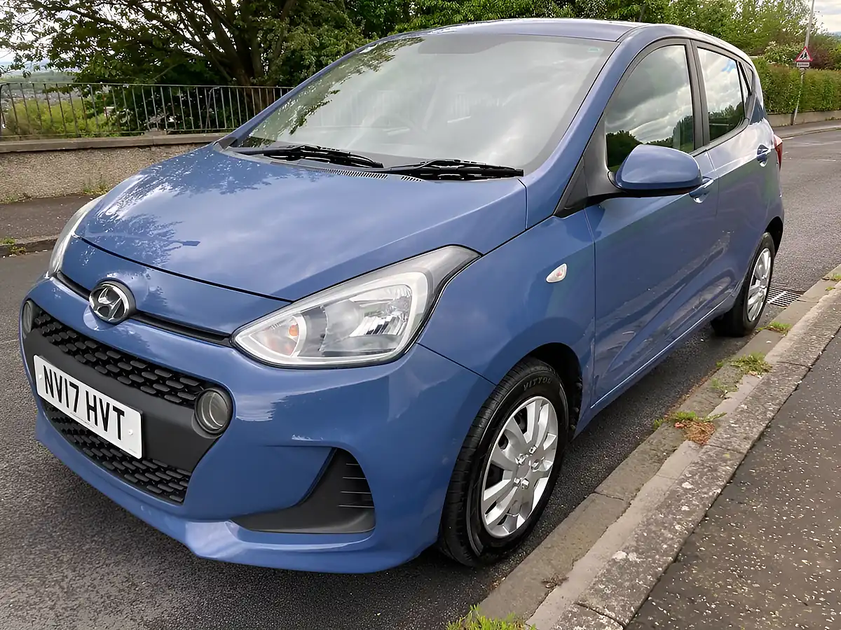 Used 2017 Hyundai i10 Se Blue - Interior and Exterior details 13