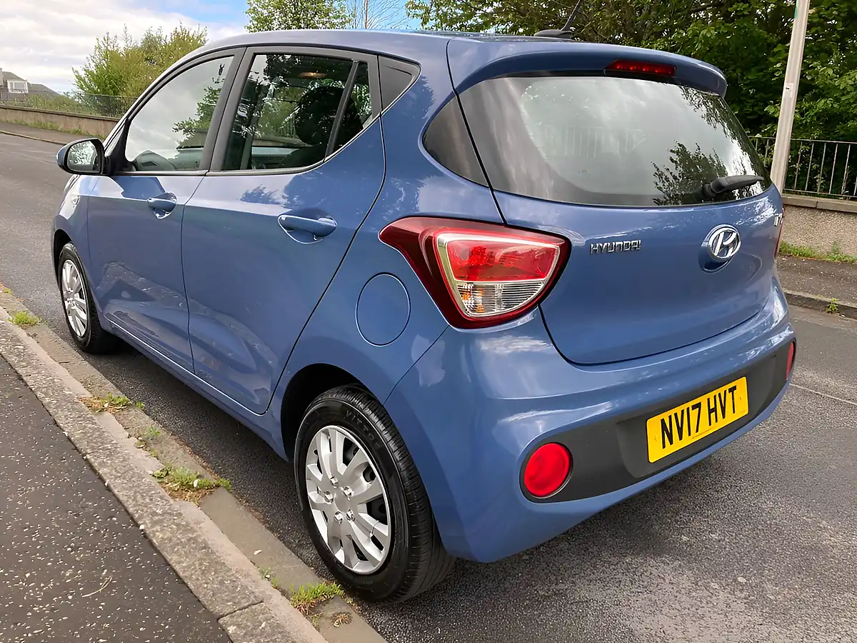 Used 2017 Hyundai i10 Se Blue - Interior and Exterior details 9