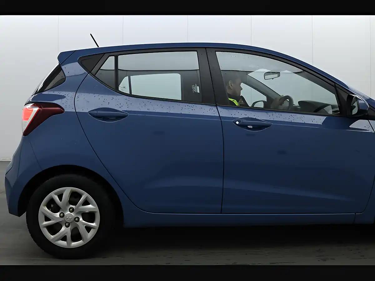 Used 2017 Hyundai i10 Se Blue - Interior and Exterior details 14