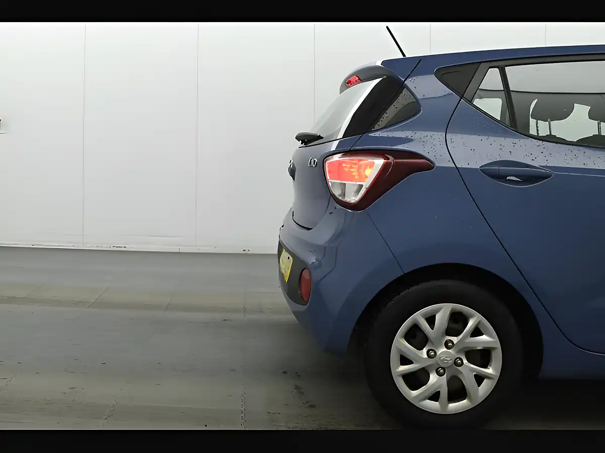 Used 2017 Hyundai i10 Se Blue - Interior and Exterior details 17