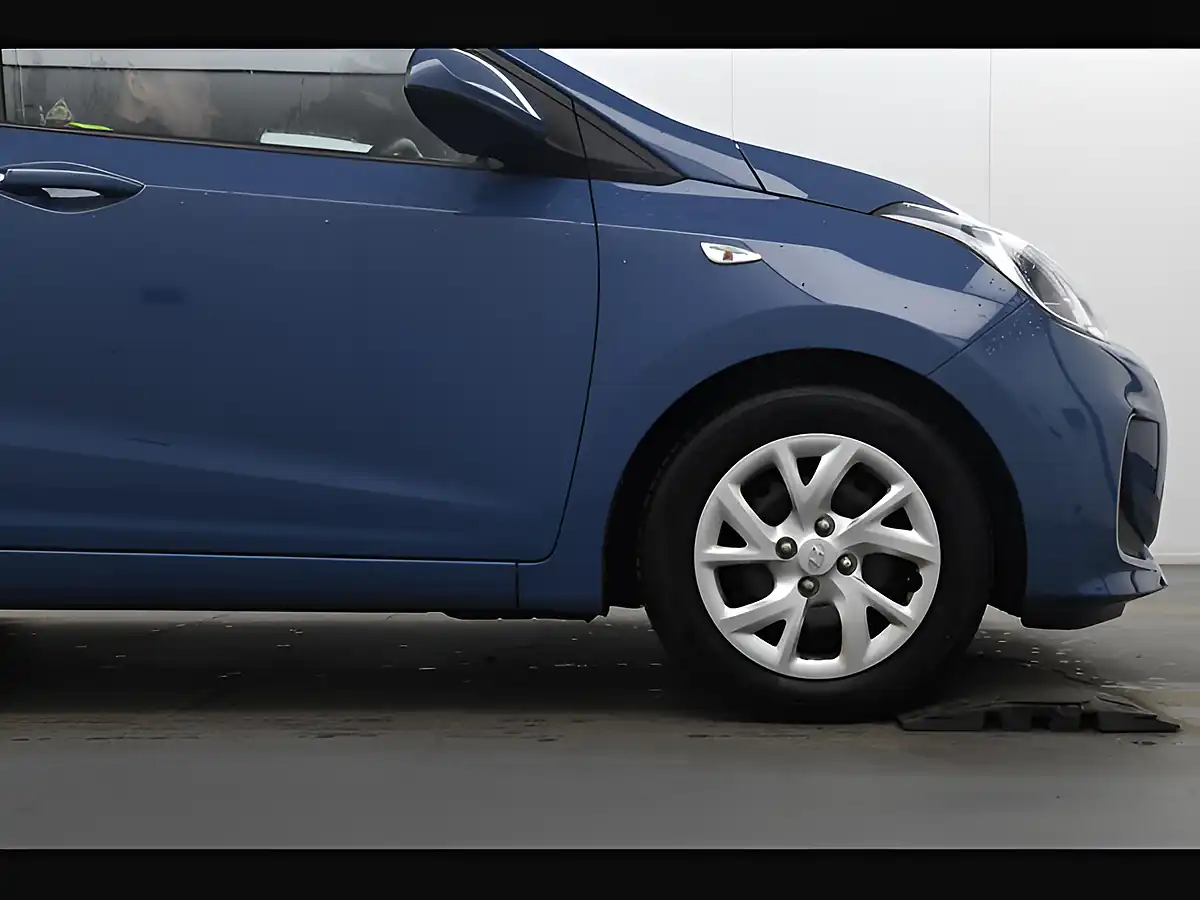 Used 2017 Hyundai i10 Se Blue - Interior and Exterior details 18