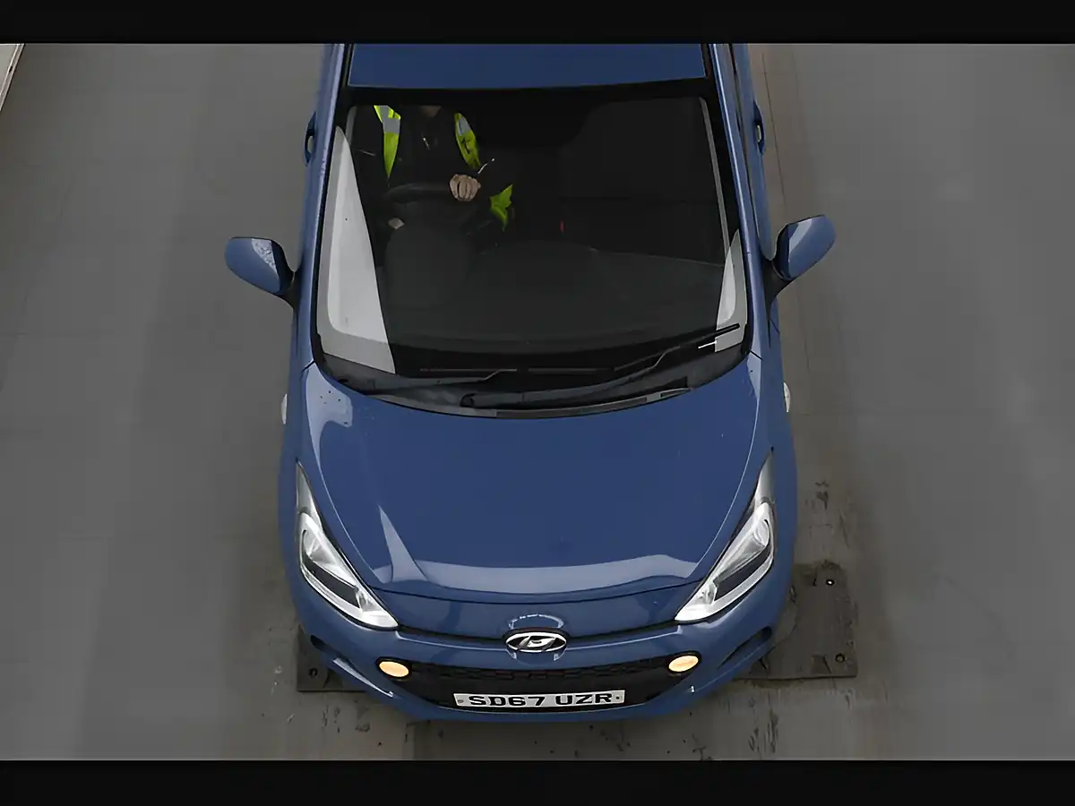 Used 2017 Hyundai i10 Se Blue - Interior and Exterior details 3