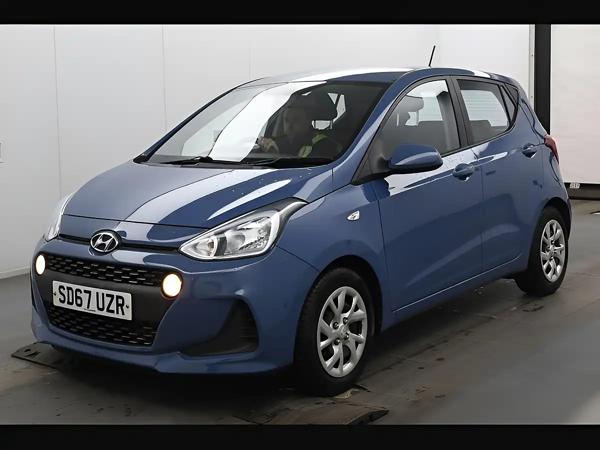 Used 2017 Hyundai i10 Se Blue - Interior and Exterior details 5