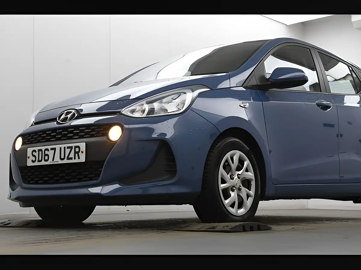 Used 2017 Hyundai i10 Se Blue - Interior and Exterior details 6
