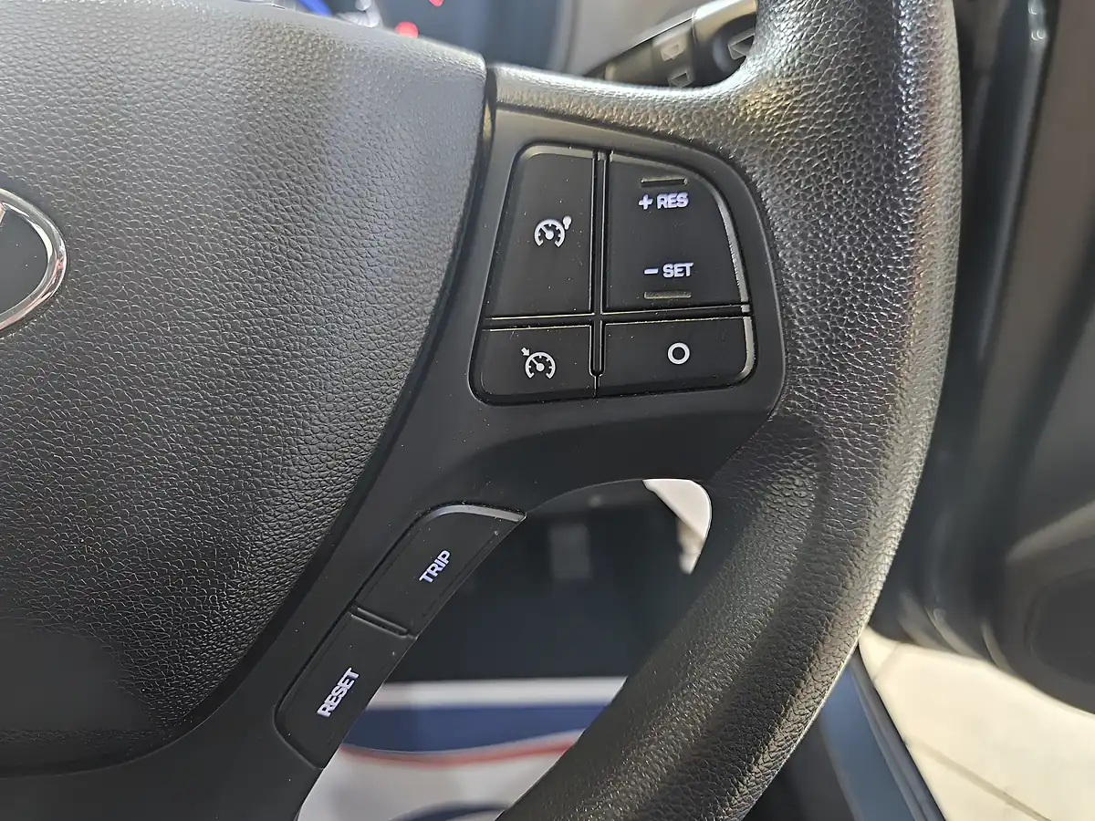 Used 2017 Hyundai I10 Se Blue - Interior and Exterior details 17