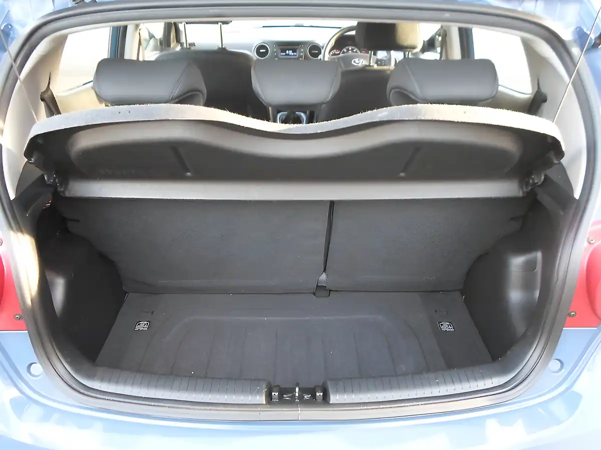 Used 2017 Hyundai I10 Se Blue - Interior and Exterior details 10