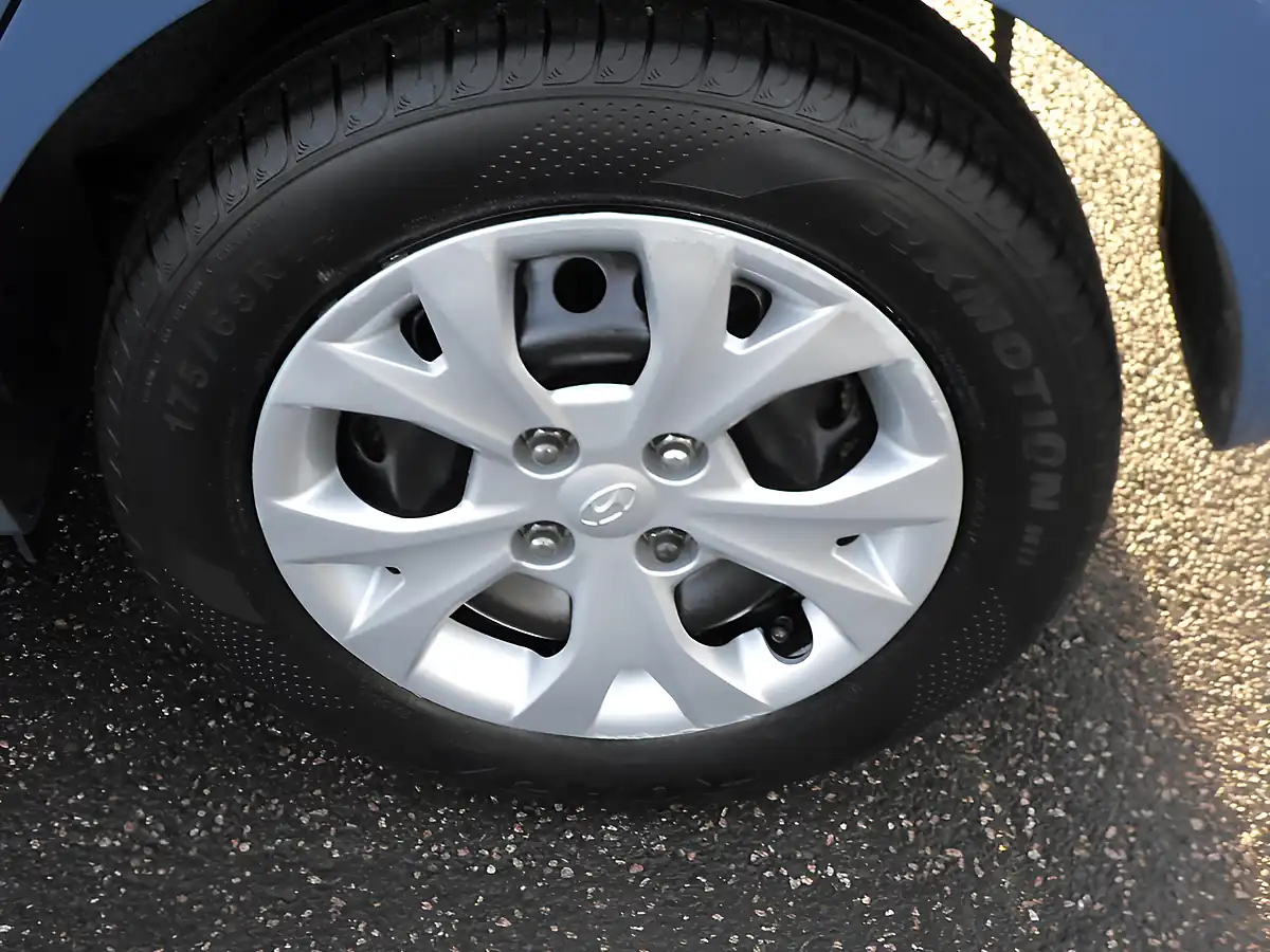 Used 2017 Hyundai I10 Se Blue - Interior and Exterior details 13