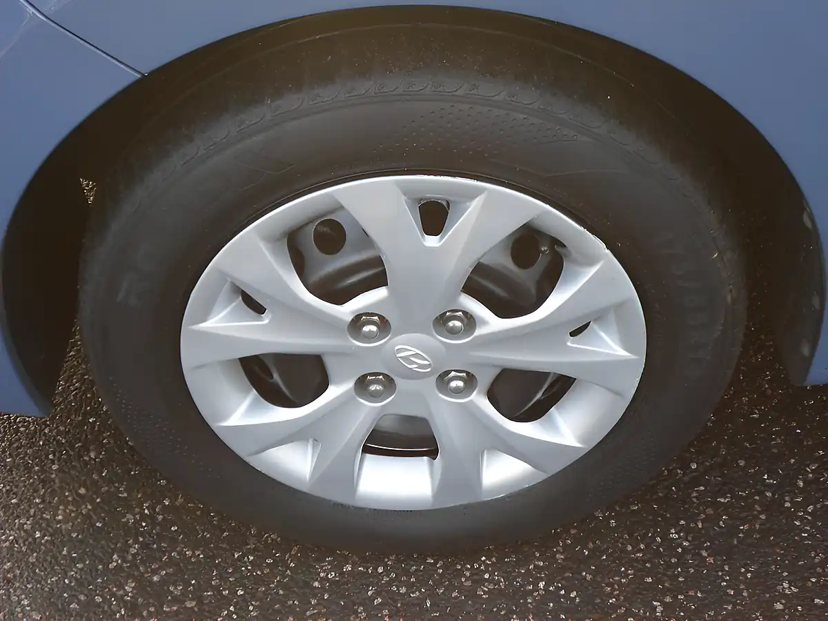 Used 2017 Hyundai I10 Se Blue - Interior and Exterior details 14