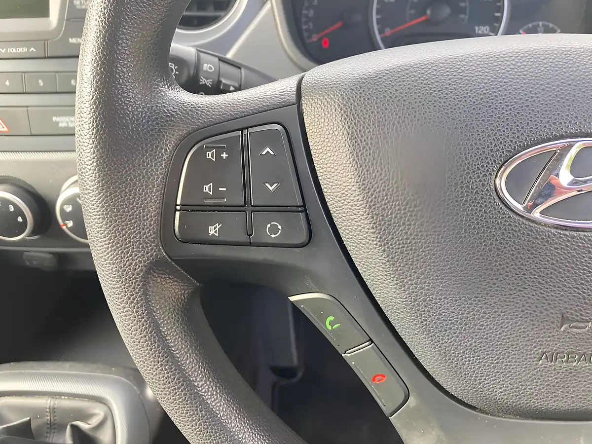 Used 2017 Hyundai I10 Se Blue - Interior and Exterior details 15