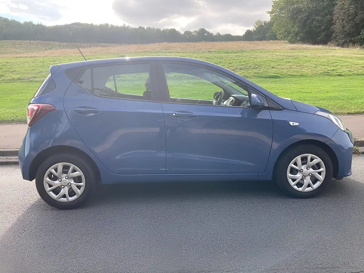 Used 2017 Hyundai I10 Se Blue - Interior and Exterior details 2
