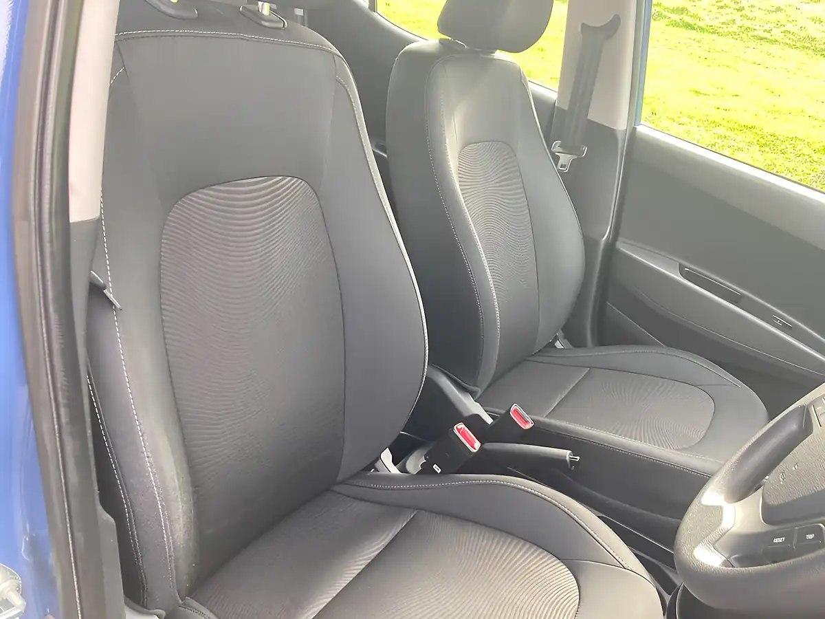 Used 2017 Hyundai I10 Se Blue - Interior and Exterior details 20