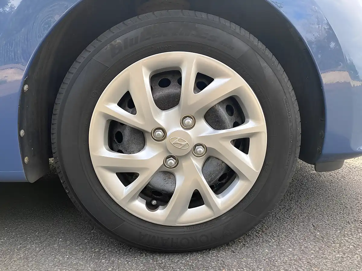 Used 2017 Hyundai I10 Se Blue - Interior and Exterior details 9