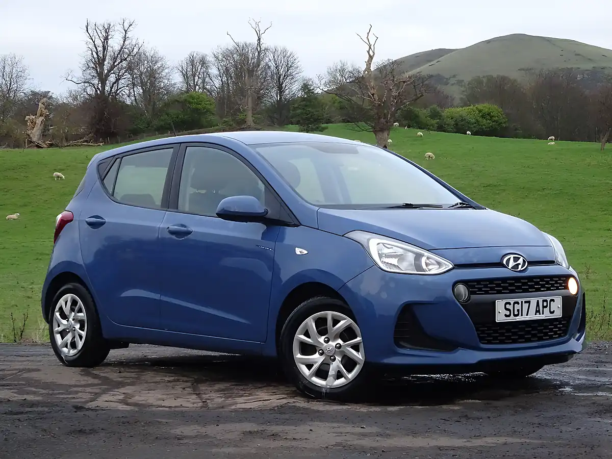Used 2017 Hyundai i10 Se Blue - Front View