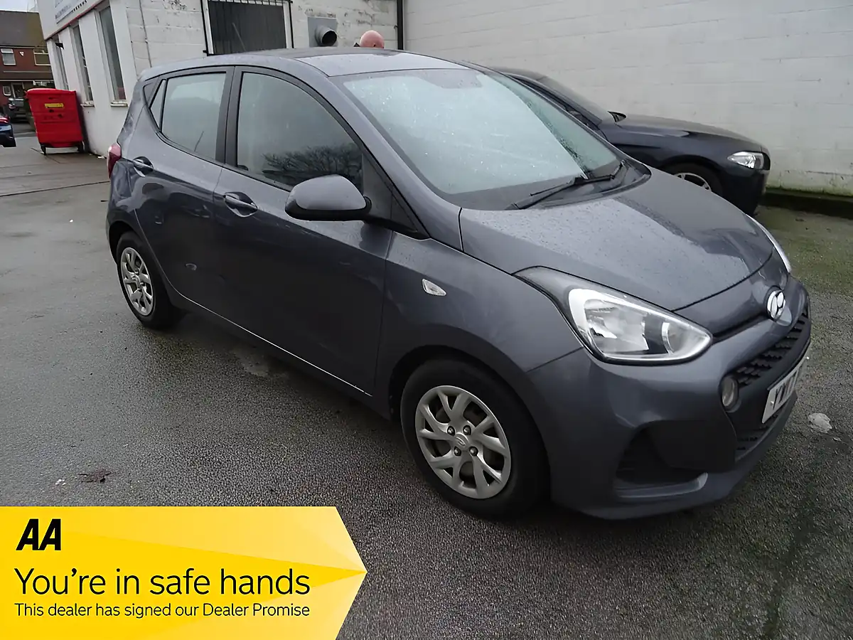 Used 2017 Hyundai I10 Se Grey - Interior and Exterior details 3