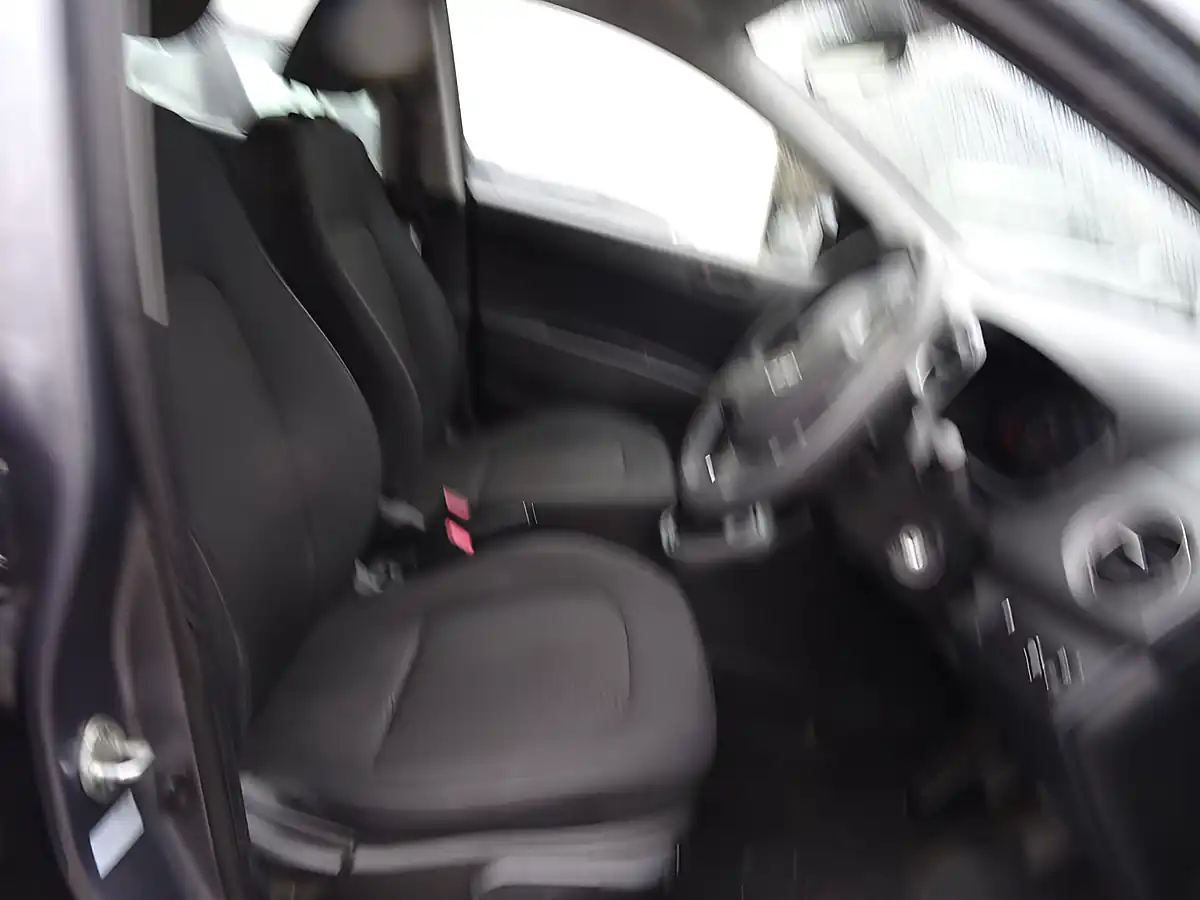 Used 2017 Hyundai I10 Se Grey - Interior and Exterior details 8