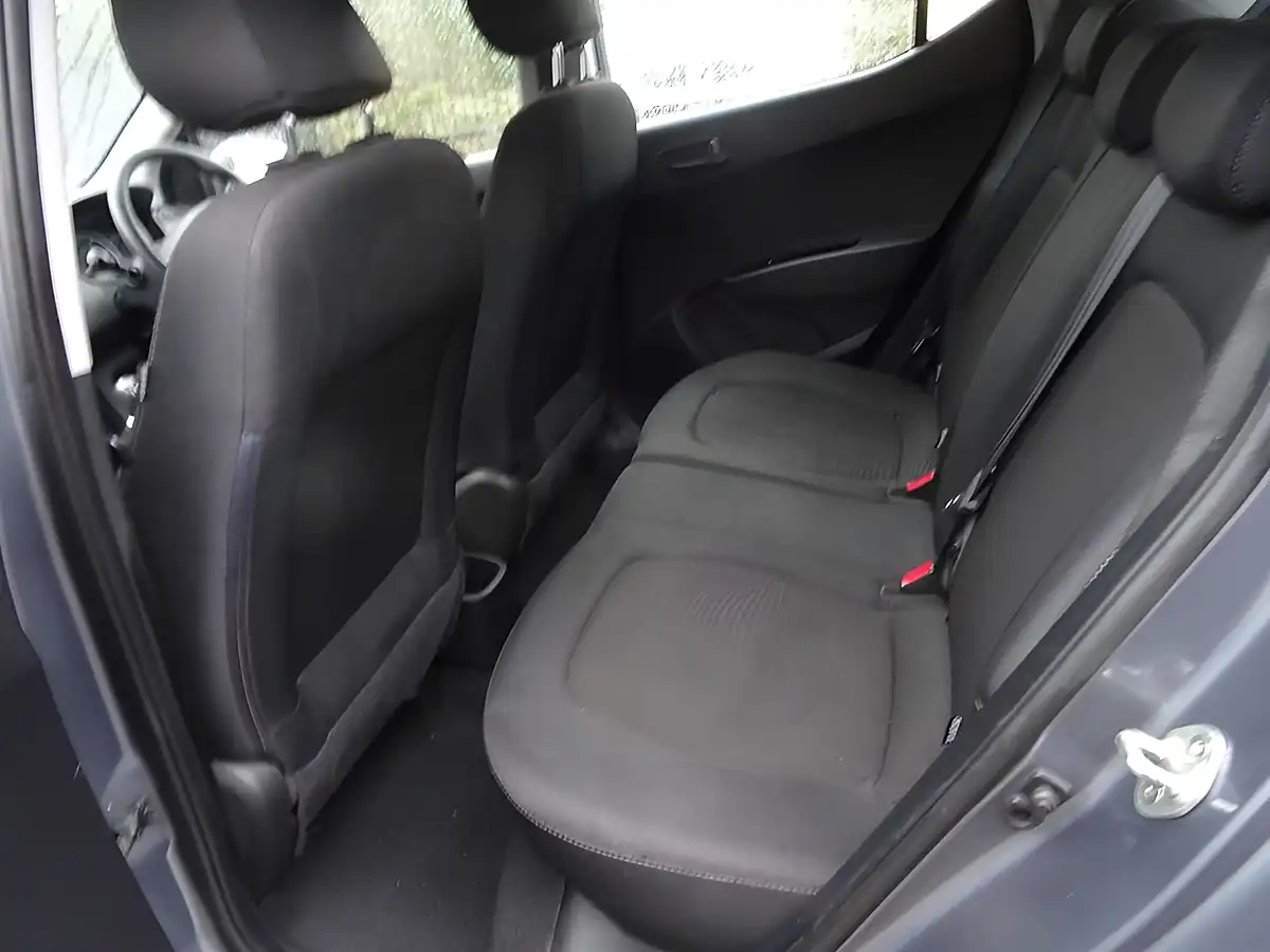 Used 2017 Hyundai I10 Se Grey - Interior and Exterior details 9