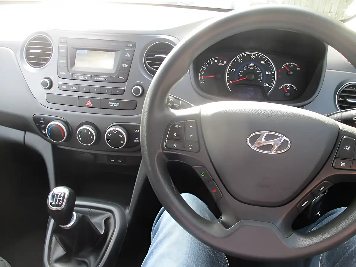 Used 2017 Hyundai i10 Se Grey - Interior and Exterior details 17
