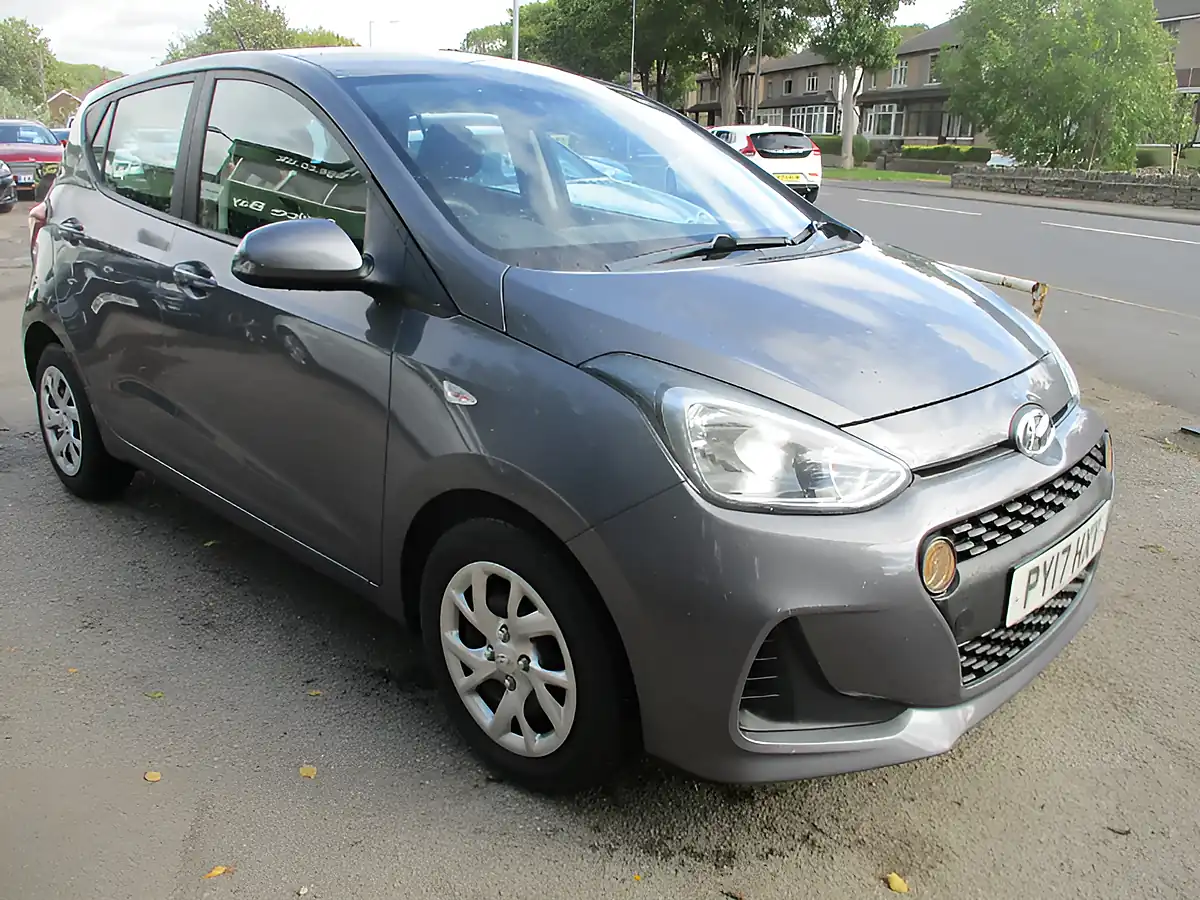 Used 2017 Hyundai i10 Se Grey - Interior and Exterior details 3