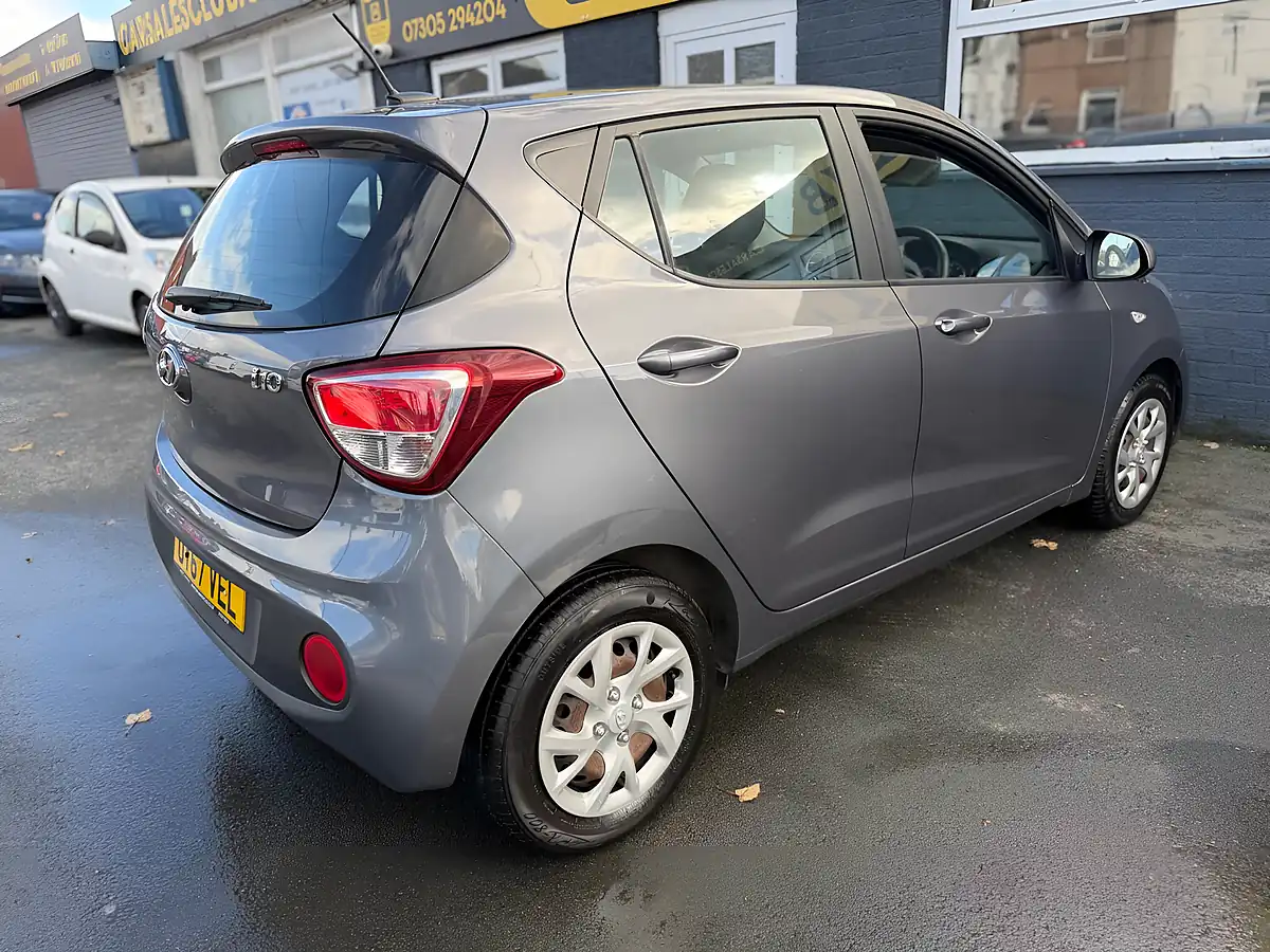 Used 2017 Hyundai I10 Se Grey - Interior and Exterior details 13