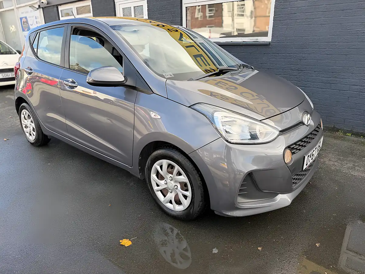 Used 2017 Hyundai I10 Se Grey - Interior and Exterior details 8