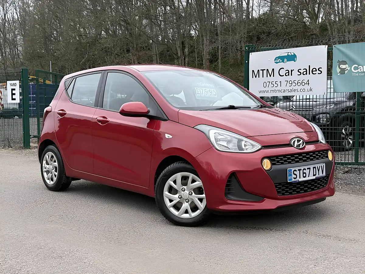 Used 2017 Hyundai i10 Se Passion Red - Front View