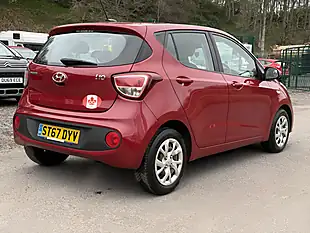 Used 2017 Hyundai i10 Se Passion Red - Interior and Exterior details 6