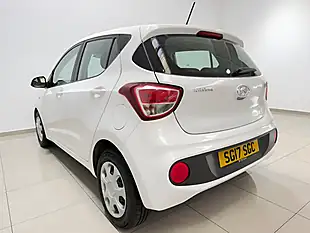 Used 2017 Hyundai I10 Se White - Interior and Exterior details 5