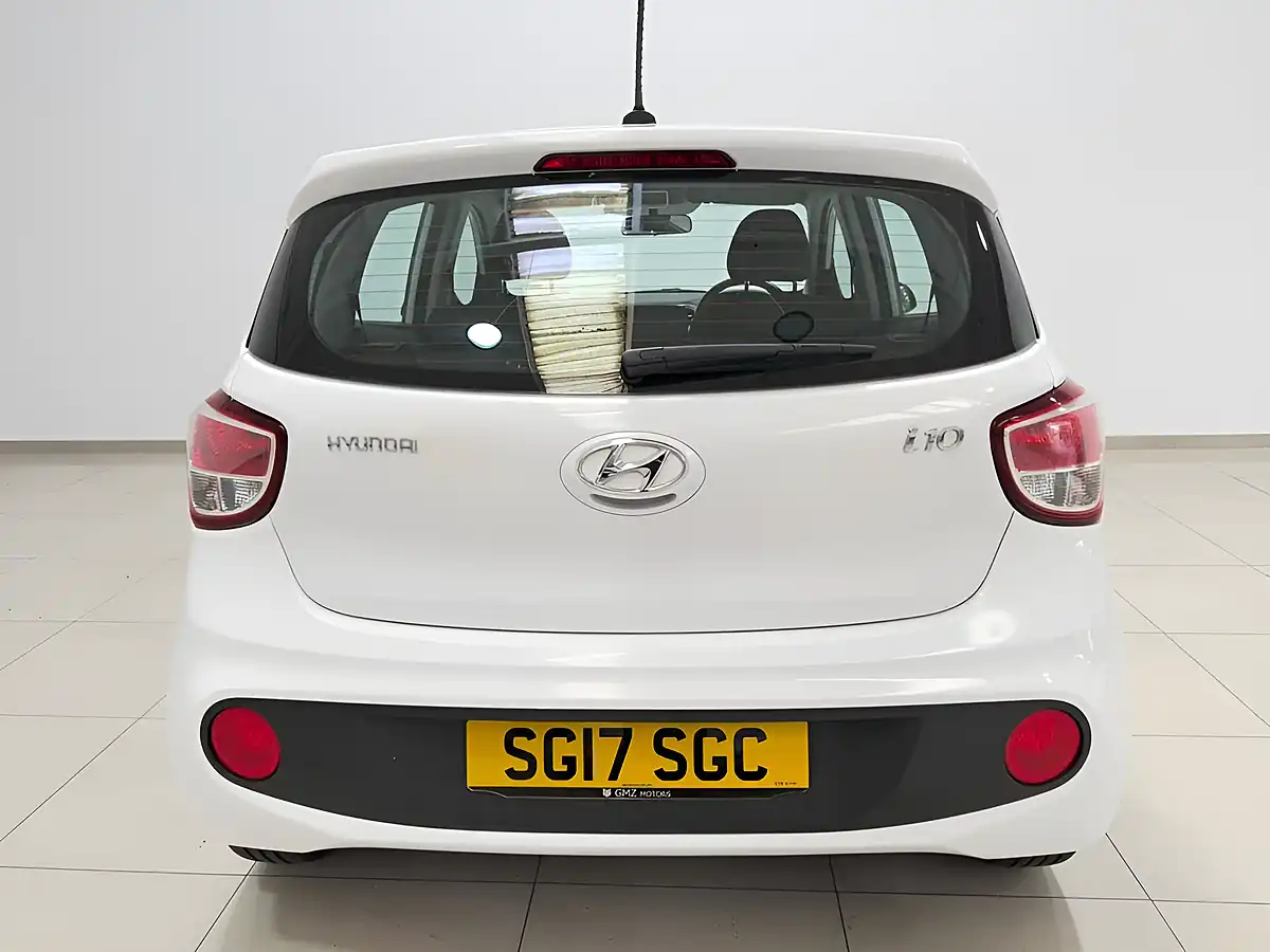 Used 2017 Hyundai I10 Se White - Interior and Exterior details 6