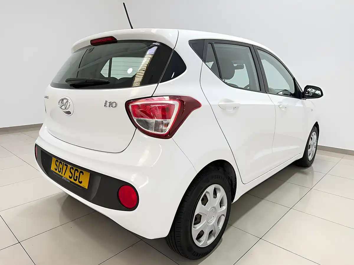 Used 2017 Hyundai I10 Se White - Interior and Exterior details 7