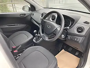 Used 2017 Hyundai I10 Se White - Interior and Exterior details 2