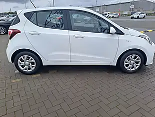 Used 2017 Hyundai I10 Se White - Interior and Exterior details 20