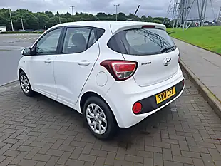 Used 2017 Hyundai I10 Se White - Interior and Exterior details 9
