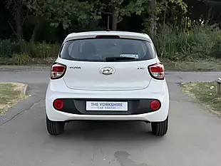 Used 2017 Hyundai i10 Se White - Interior and Exterior details 10