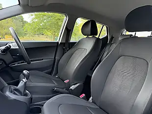 Used 2017 Hyundai i10 Se White - Interior and Exterior details 12