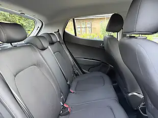 Used 2017 Hyundai i10 Se White - Interior and Exterior details 14
