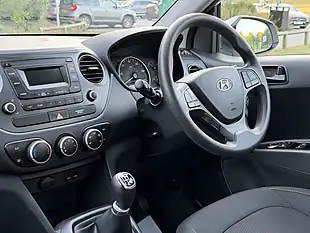 Used 2017 Hyundai i10 Se White - Interior and Exterior details 15