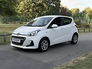 Used 2017 Hyundai i10 Se White - Interior and Exterior details 4