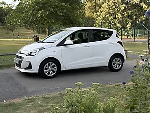 Used 2017 Hyundai i10 Se White - Interior and Exterior details 5
