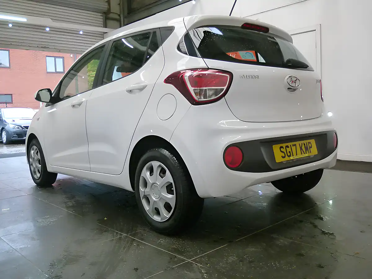 Used 2017 Hyundai i10 Se White - Interior and Exterior details 10