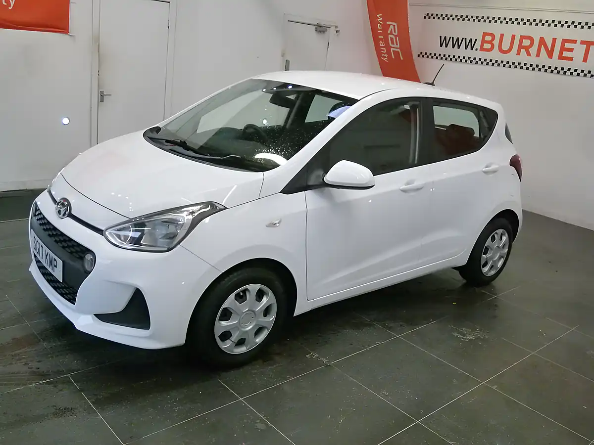 Used 2017 Hyundai i10 Se White - Interior and Exterior details 11