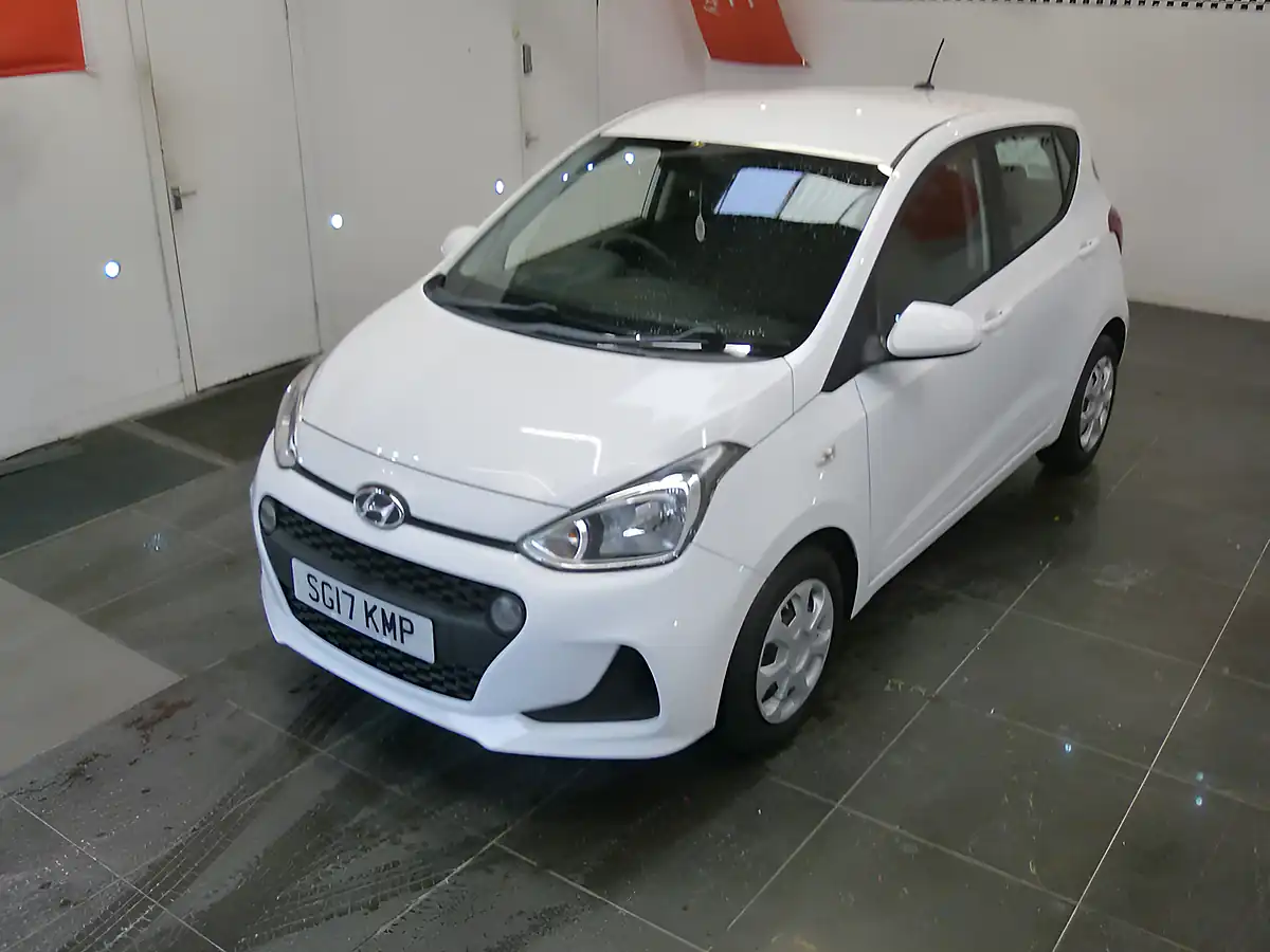 Used 2017 Hyundai i10 Se White - Interior and Exterior details 19