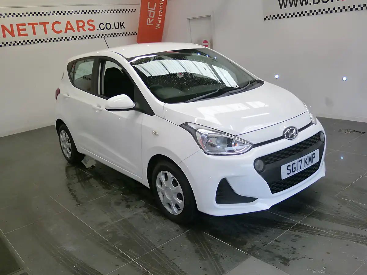 Used 2017 Hyundai i10 Se White - Interior and Exterior details 3