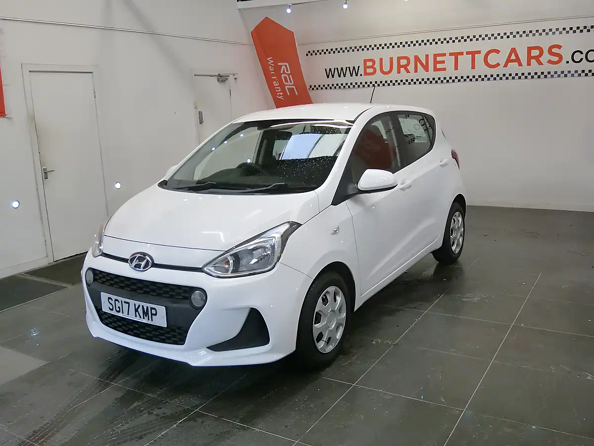 Used 2017 Hyundai i10 Se White - Interior and Exterior details 6