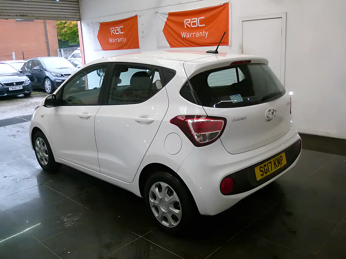 Used 2017 Hyundai i10 Se White - Interior and Exterior details 7
