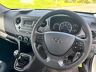 Used 2017 Hyundai i10 Se White - Interior and Exterior details 11