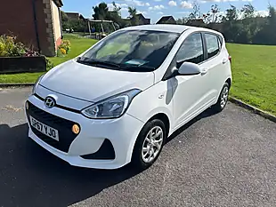 Used 2017 Hyundai i10 Se White - Interior and Exterior details 3
